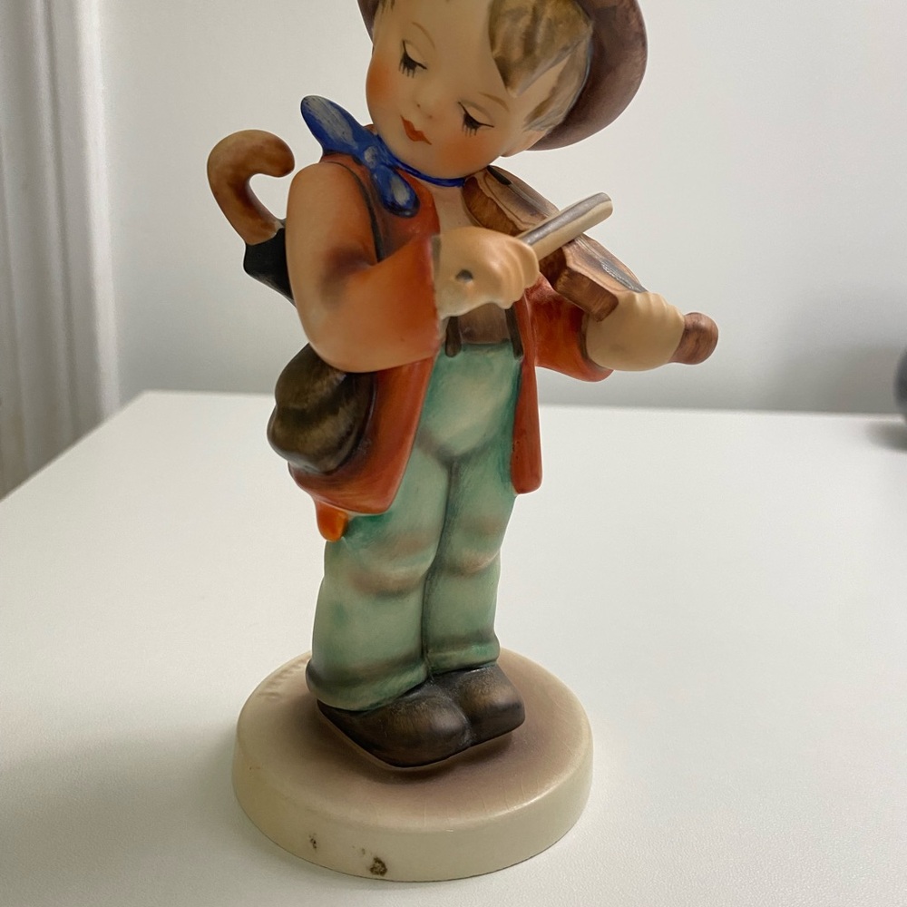 Hummel Figurine Little Fiddler